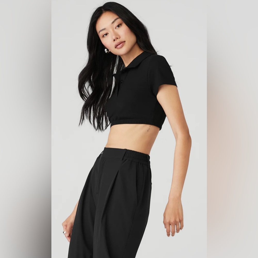 ALO Yoga NWT Cropped Prestige Polo Black Top Size M - Picture 4 of 9